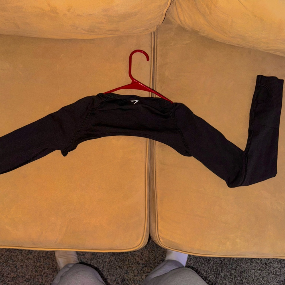 Gymshark Black cover up finger holes XS